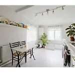 Double Room Next To The Famous Portobello Market