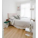 Double Room Next To The Famous Portobello Market
